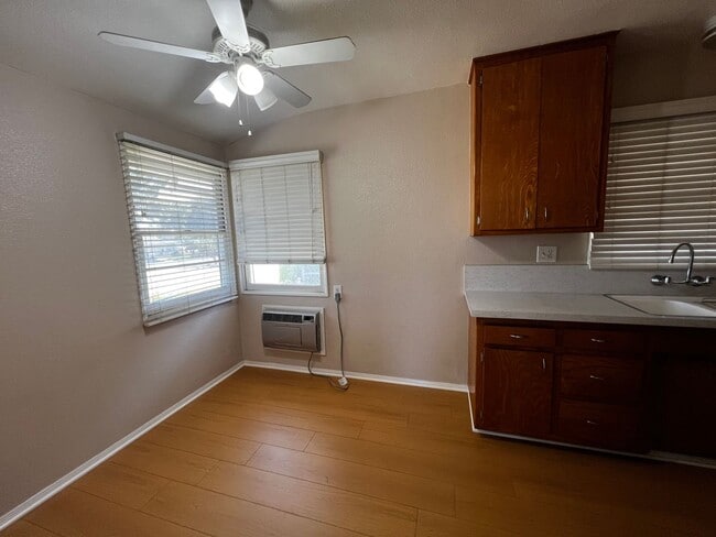 Building Photo - 1 Bedroom 1 Bath Duplex for Rent in Glendora