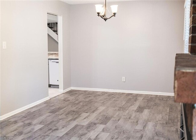 Building Photo - 1545 Lakeport Ct