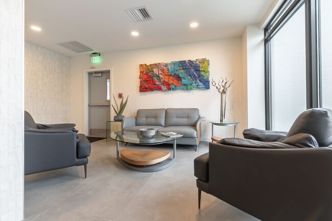 Building Photo - Siesta Key Luxury 2 Bed Condo with Gulf Views