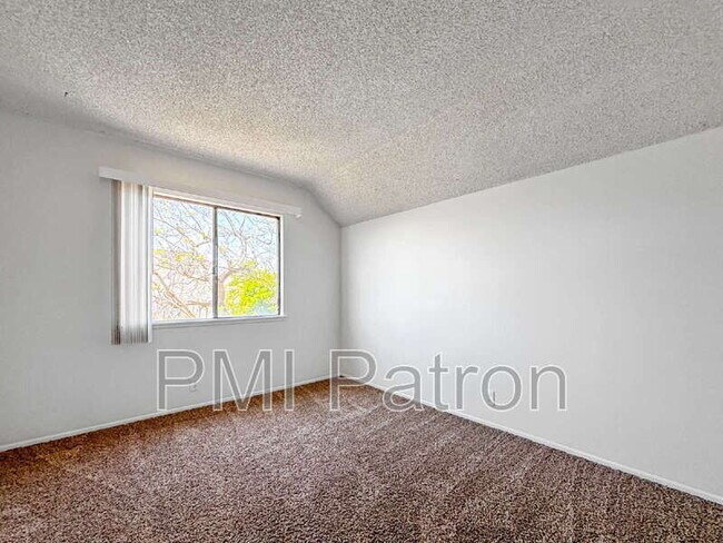 Building Photo - 8941 Mint Ave
