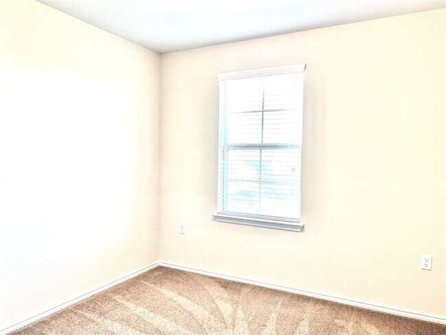 Building Photo - 9336 Hunter Ln