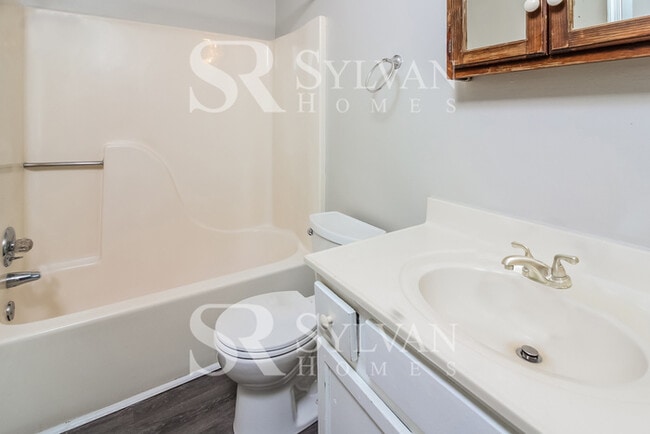 Building Photo - 4036 Hilltop Field Dr