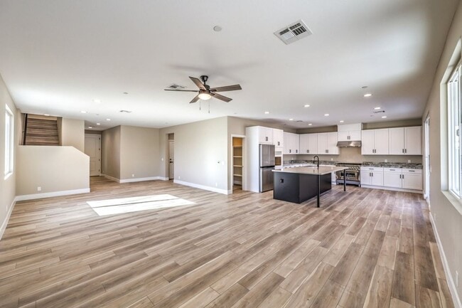 Building Photo - RARE HORSE PROPERTY FOR RENT – NEAR BLM LAND | HENDERSON, NV