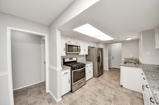 Building Photo - 7303 Foxwick Ln