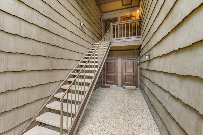 Building Photo - 11711 Memorial Dr
