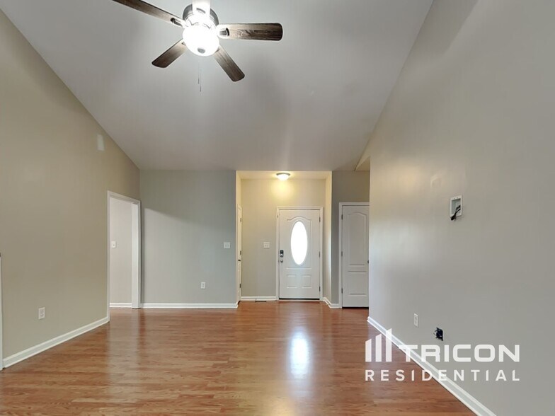Building Photo - 163 Hay Field Dr