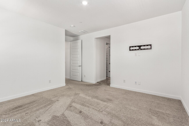 Building Photo - 4077 S Sabrina Dr