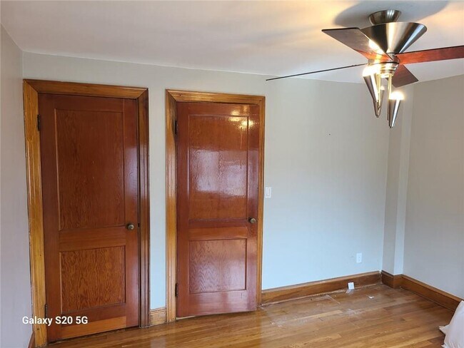 Building Photo - 66 Aetna St