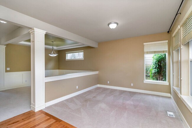Building Photo - 5Bd/3Ba Lynnwood House