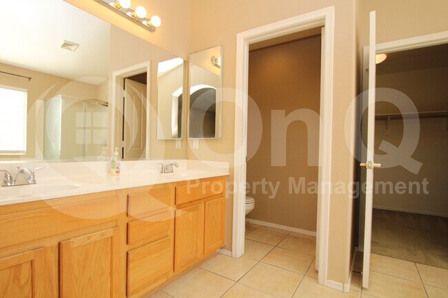 Building Photo - 10234 E Javelina Ave