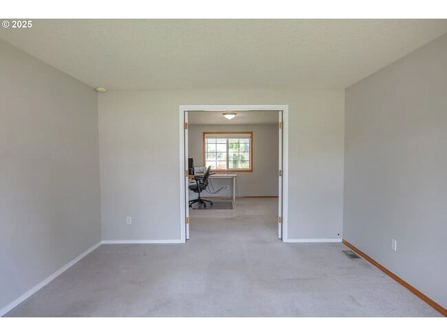 Building Photo - Spacious 4BR, 3 Bath House in Felida