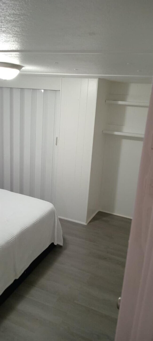 Building Photo - 4510 Granada Ave