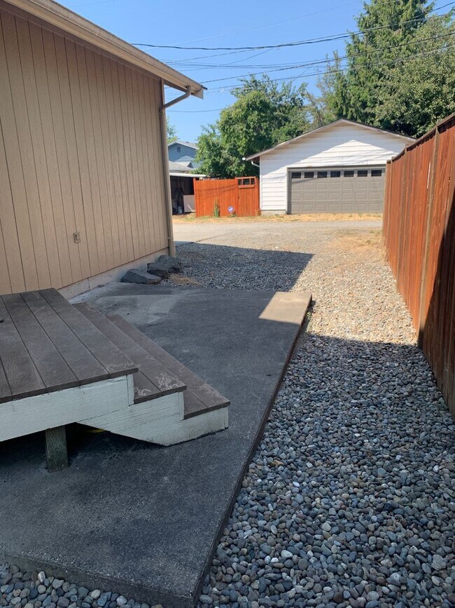 Building Photo - 2907 Duplex