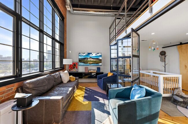 Building Photo - 2003 Brooklyn St