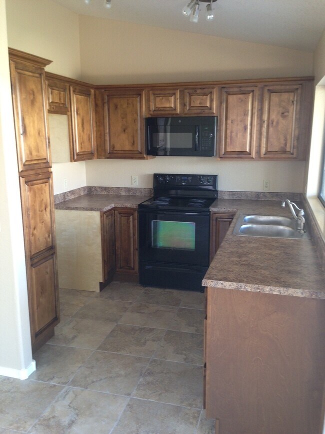 Building Photo - 2316 E Stottler Dr