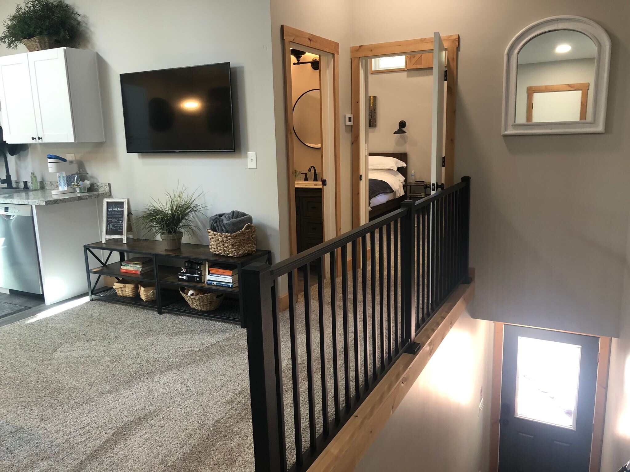 Building Photo - 1635 W University Heights Dr N