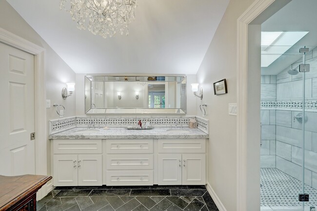 Building Photo - 4732 Post Oak Timber Dr