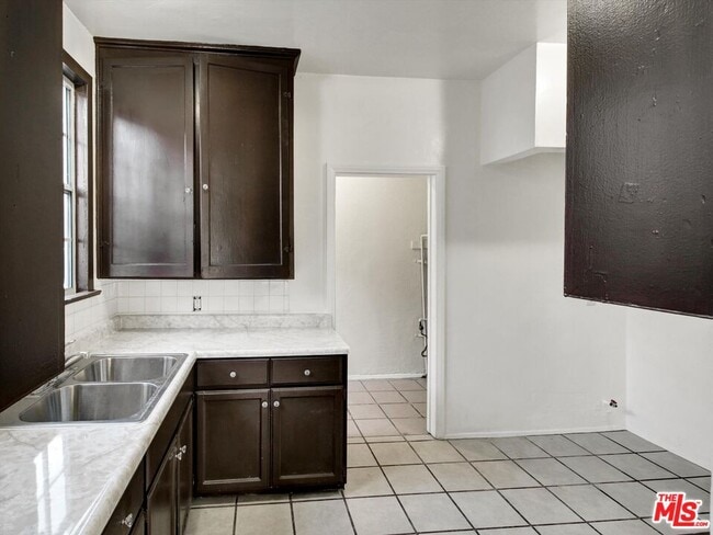 Building Photo - 4222 Hooper Ave.