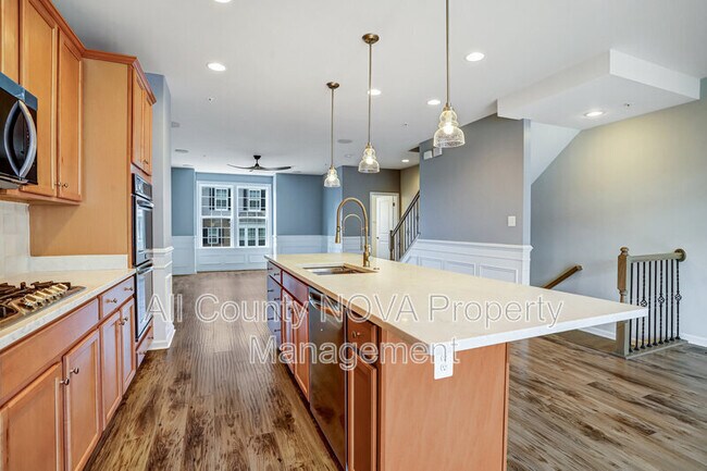 Building Photo - 2908 Pinebrook Rd