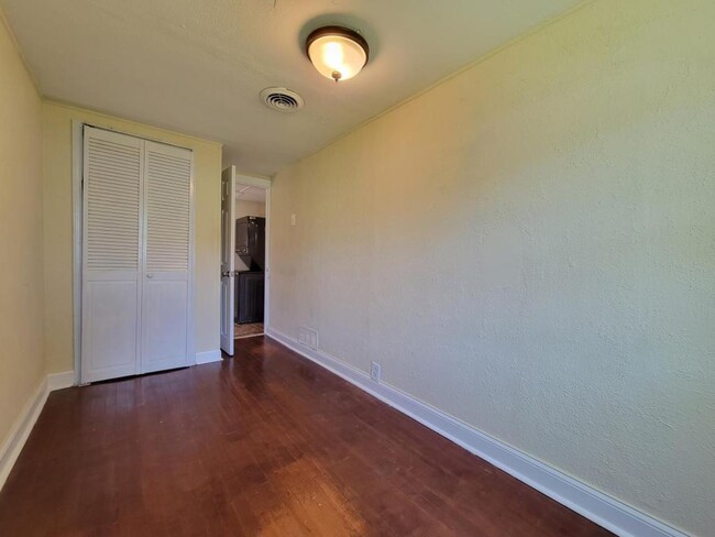 Building Photo - 53 Salem Pl