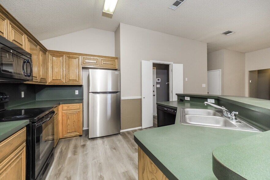 Building Photo - 317 Willowstone Trail