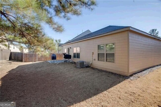 Building Photo - 2436 Foxy Dr