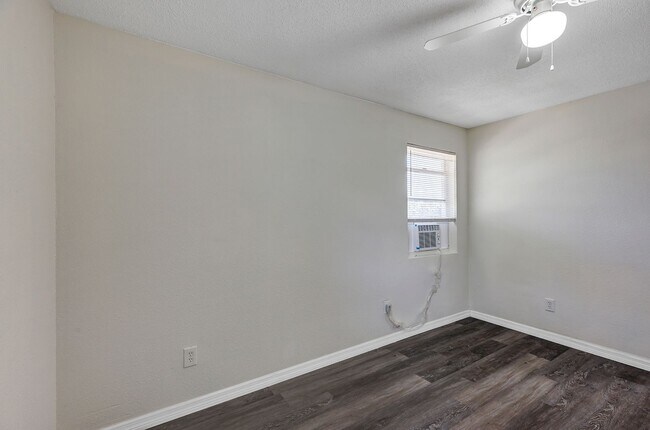Building Photo - 751 Bellevue Ave
