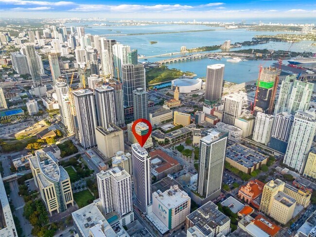 Building Photo - 225 N Miami Ave