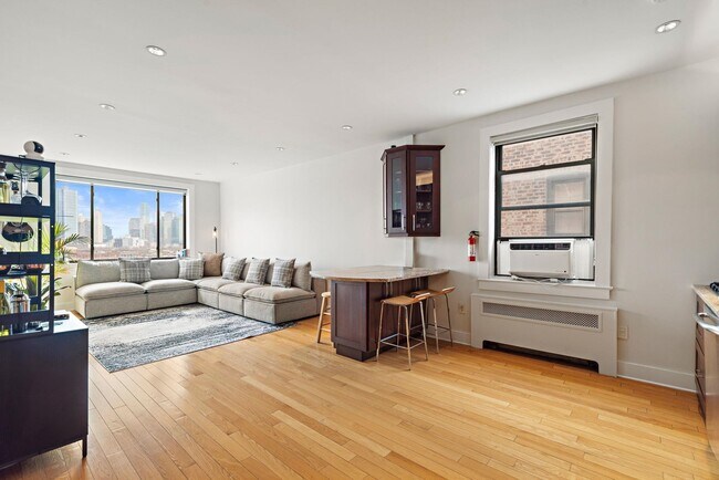 Building Photo - 108 Palisade Ave