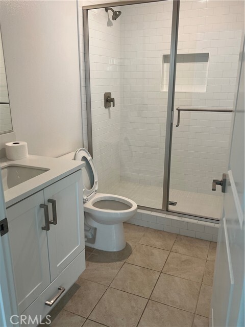 Building Photo - 144 Sash