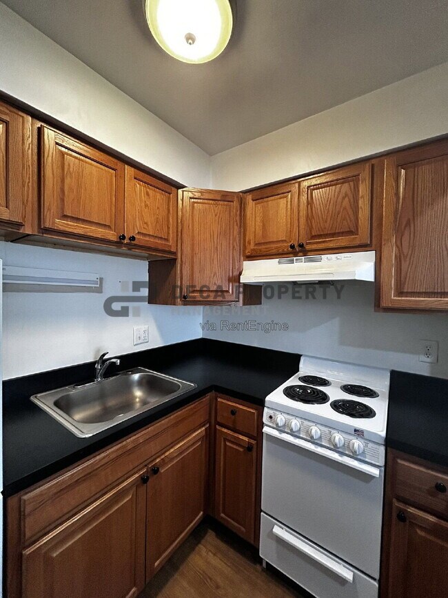 Building Photo - 4020 Lindell Blvd