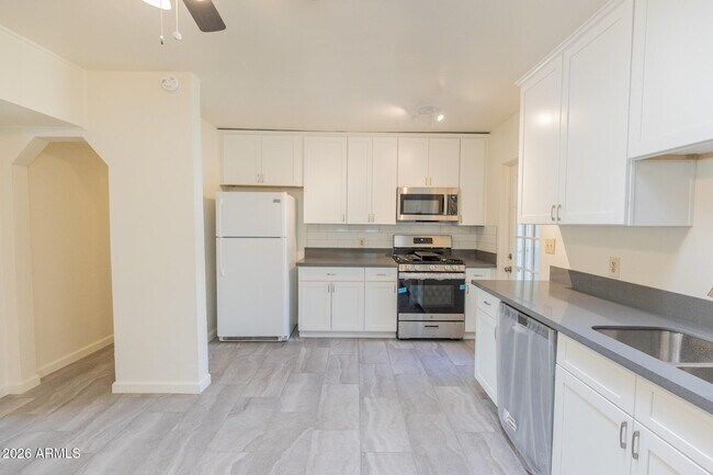 Building Photo - 330 E 14th St