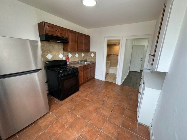 Building Photo - 426A 63rd St