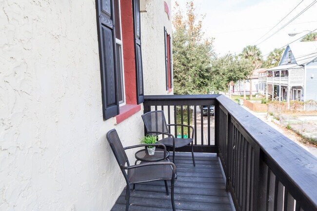 Building Photo - 92 Washington St