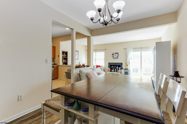 Building Photo - 376 Summerhill Dr