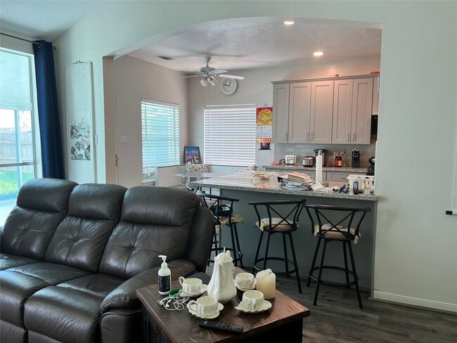 Building Photo - 4955 Sentry Woods Ln