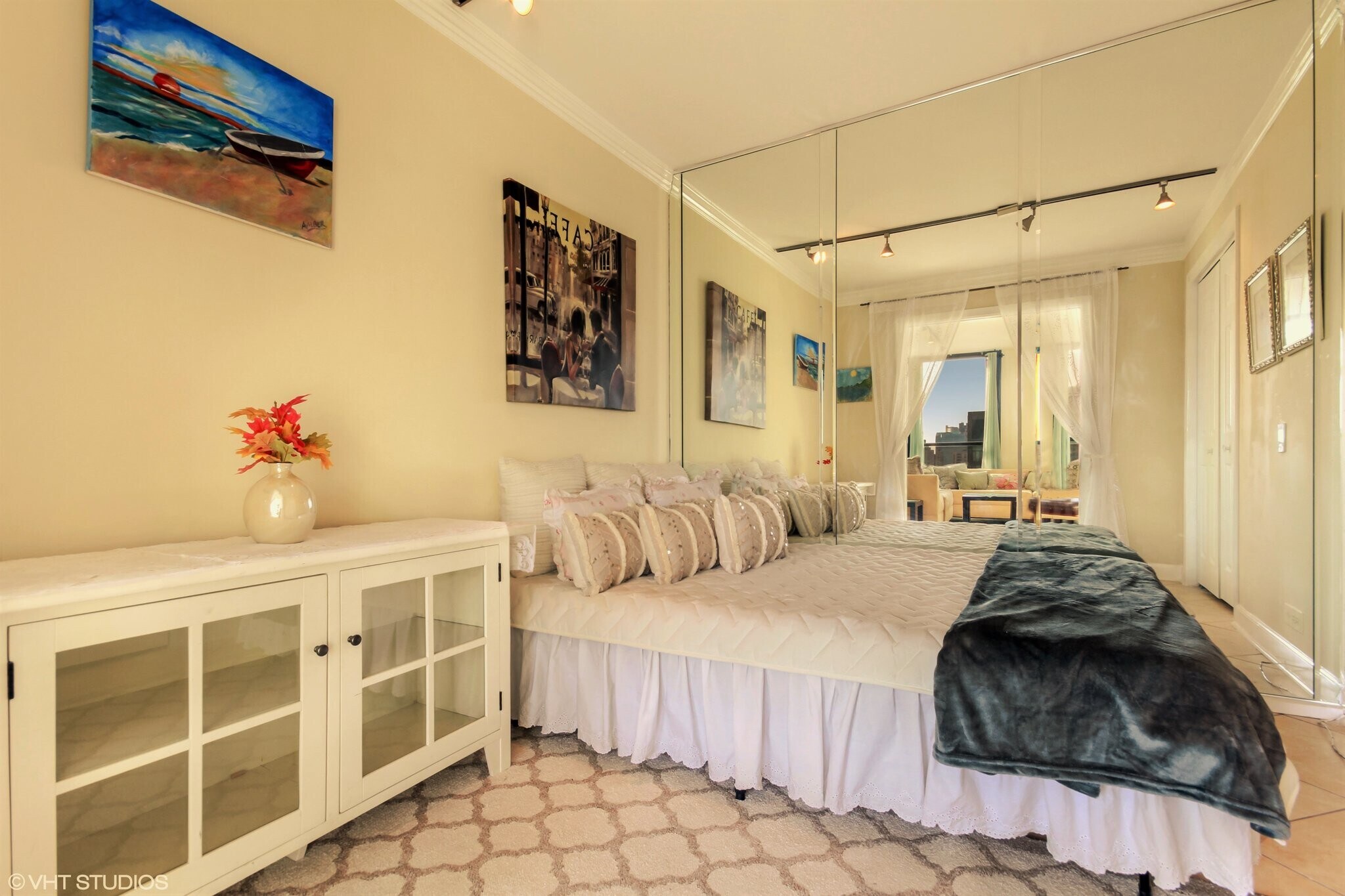 Building Photo - 1030 N State St