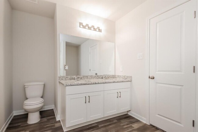 Building Photo - 15641 Del Norte Dr