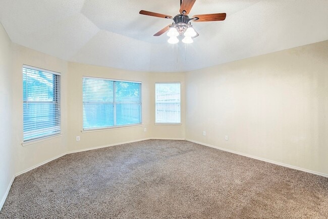 Building Photo - 10217 Max Ln