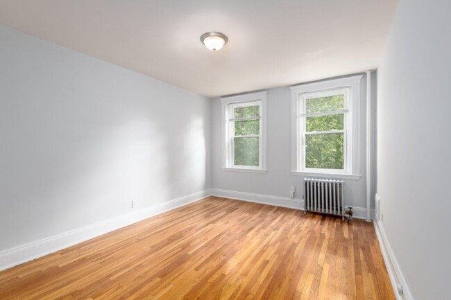 Building Photo - 280 Chestnut Ave