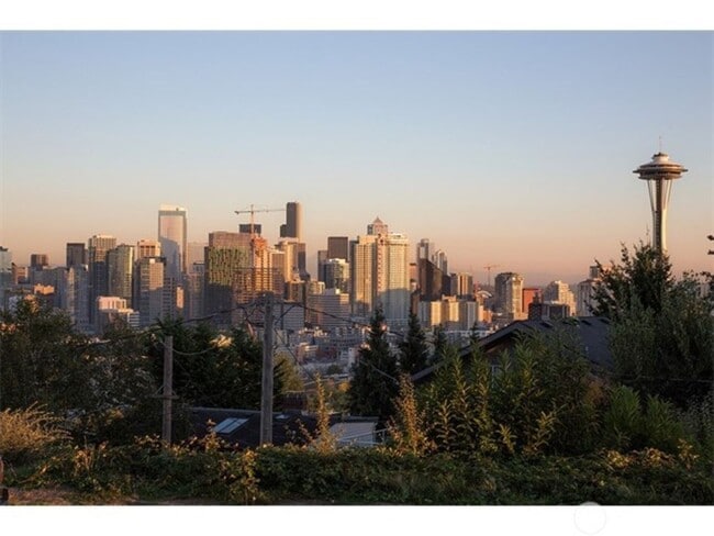 Primary Photo - 3Bd/1.75Ba Seattle House
