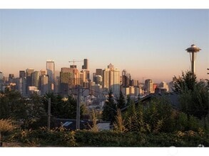 Building Photo - 3Bd/1.75Ba Seattle House