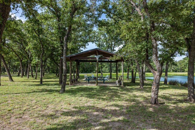 Building Photo - 6811 Mockingbird Rd