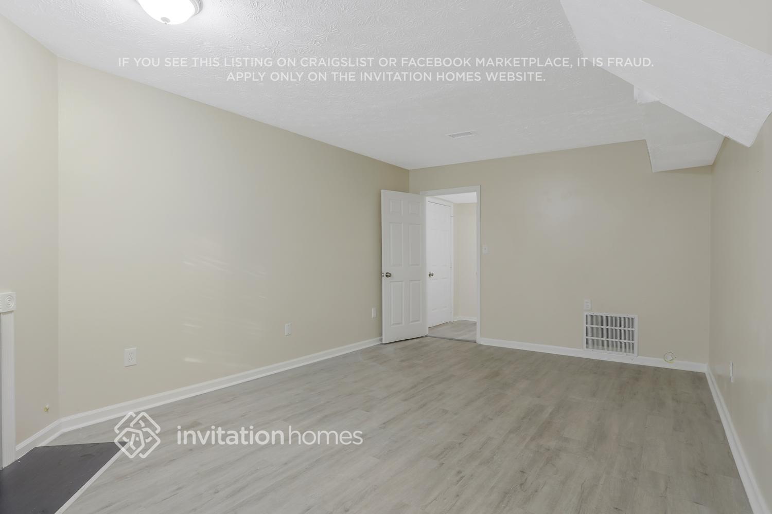 Building Photo - 1350 Stoneleigh Way