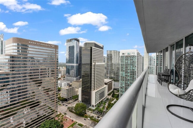 Building Photo - 495 Brickell Ave