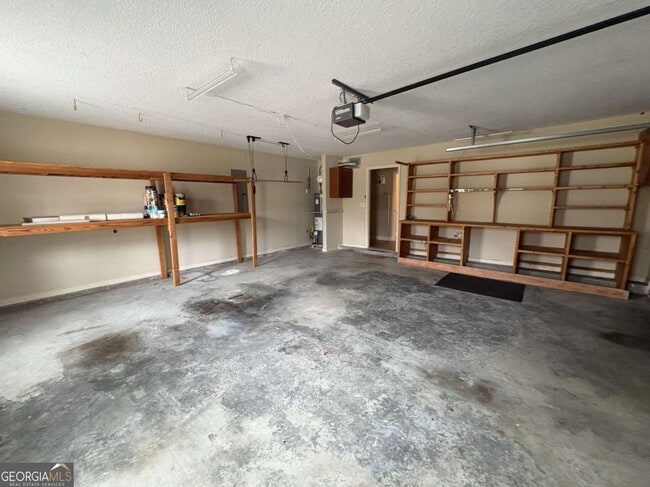 Building Photo - 616 Embassy Walk