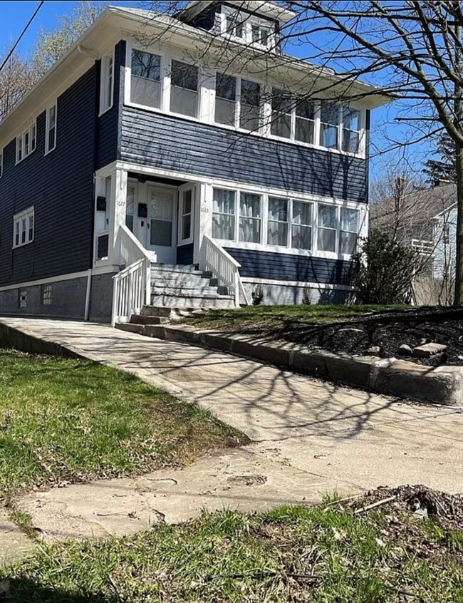 Building Photo - 1683 Colonial Dr