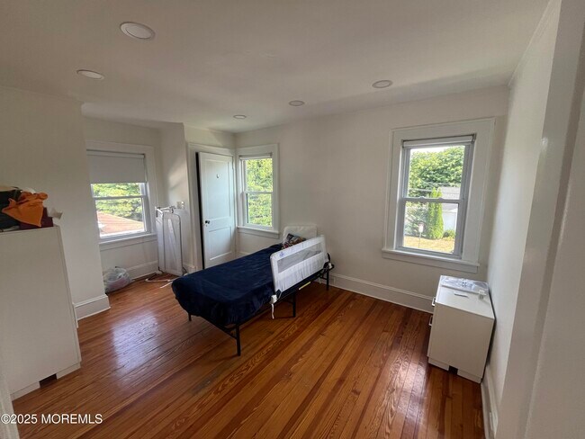 Building Photo - 208 Lockwood Pl