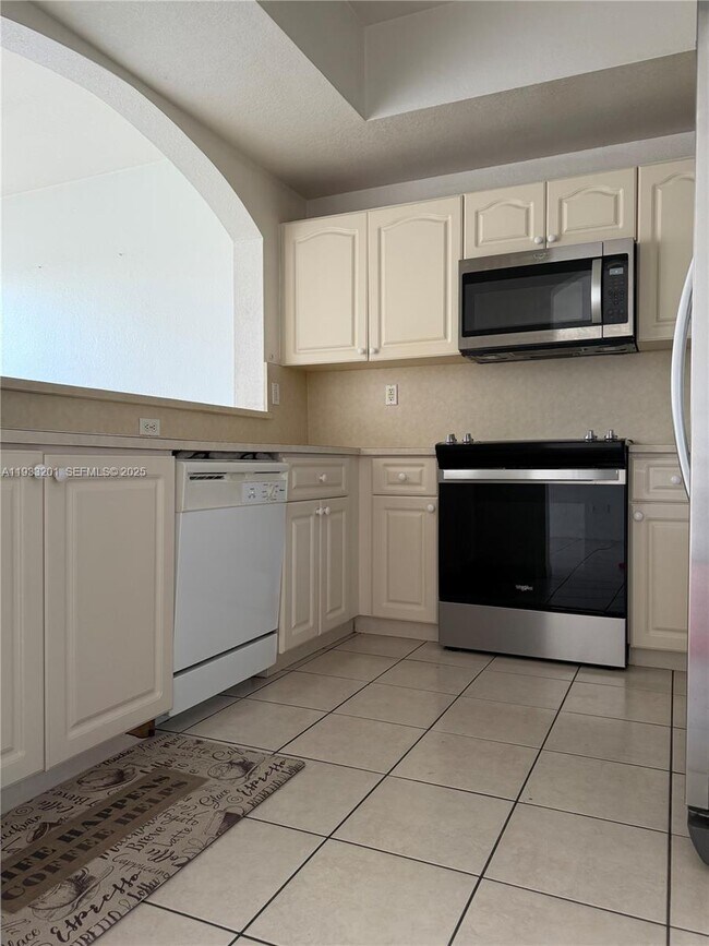 Building Photo - 8854 W Flagler St