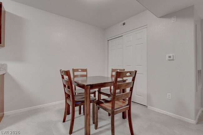 Building Photo - 7885 W Flamingo Rd